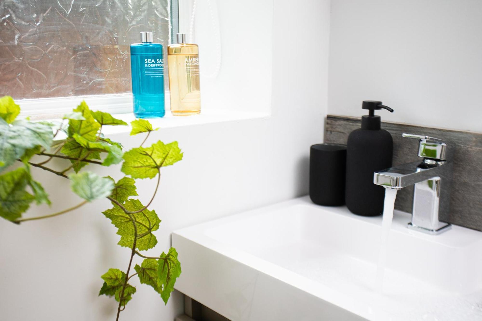 Settle - Stylish Self Check-in & Self Catering Southampton